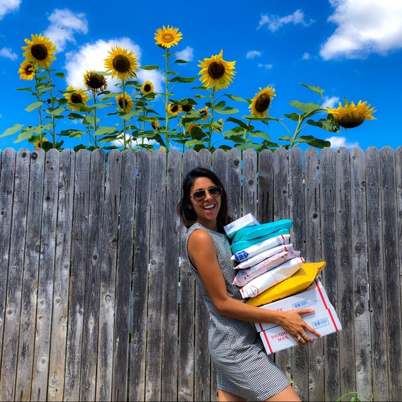 Meet the Posher - Becky - Picture 2 of 5